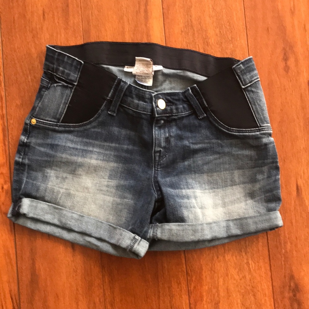 Maternity shorts